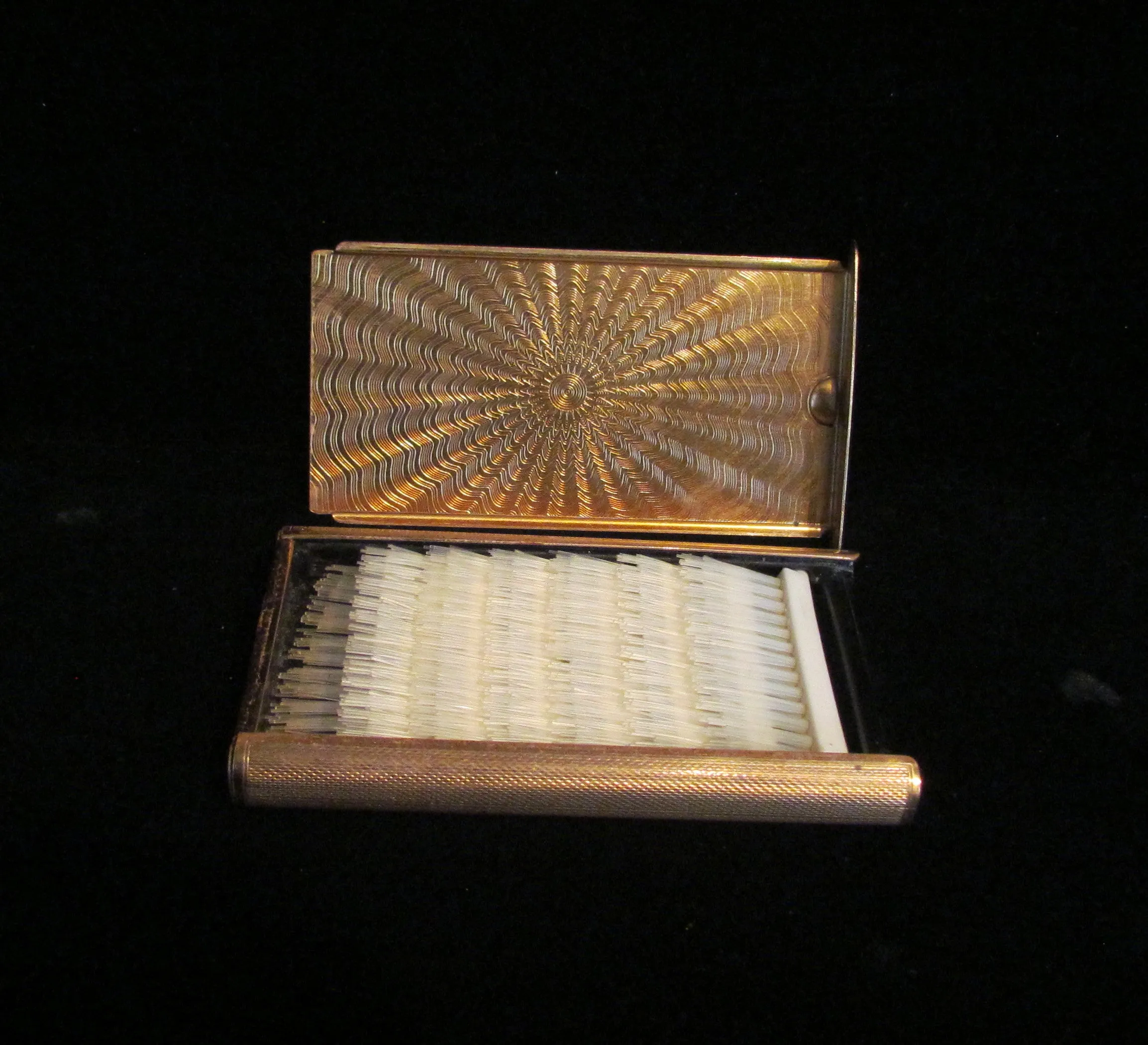 Vintage Stratton Compact Brush Gold Engine Turned Design